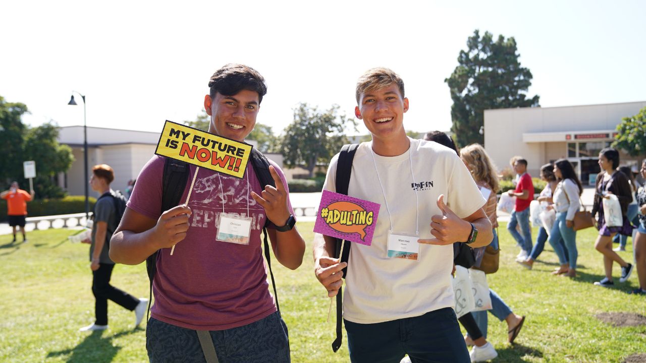 Two Students at FYE Expo