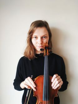 Anna Mocek Schwab 2021 Finalist Violin