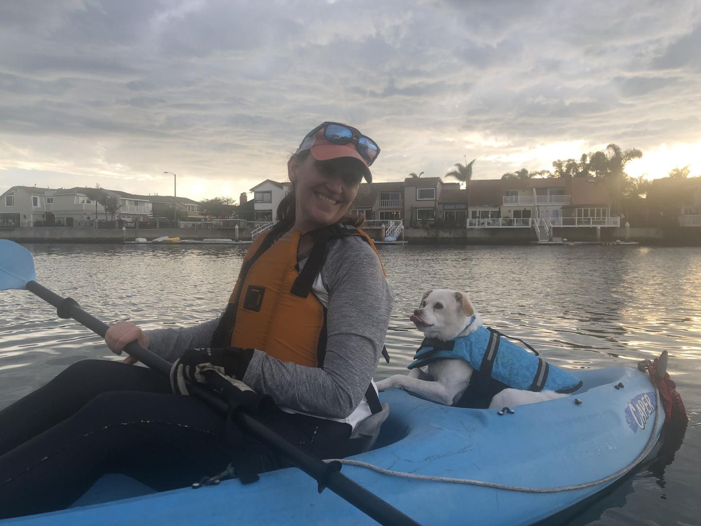 Jennifer Garner kayaking with her dog