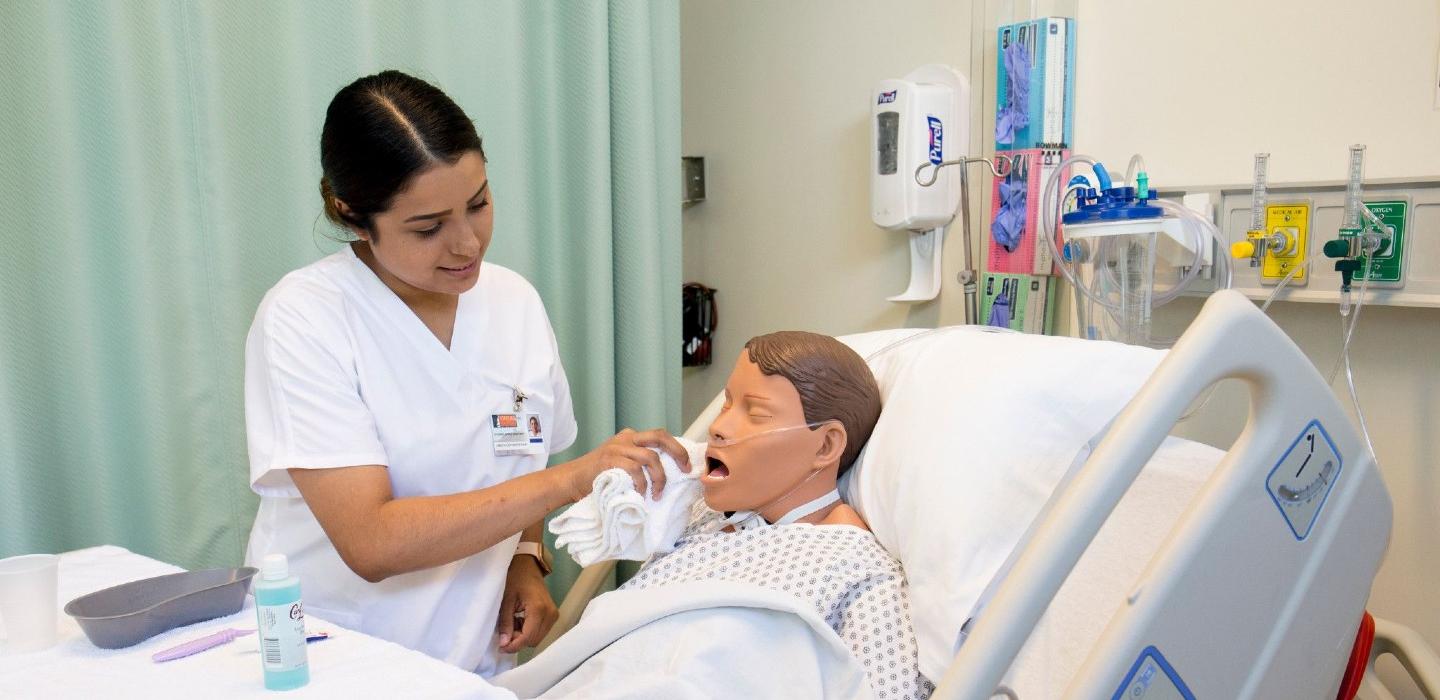 Student Nurse Assistant provides patient care