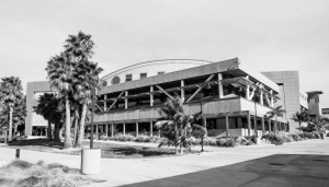 Black and white photo of the LRC building at Ventura College.